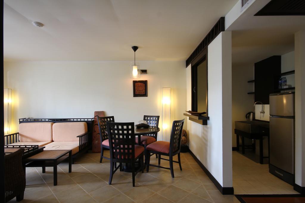 Avantika Boutique Hotel Patong Exteriör bild