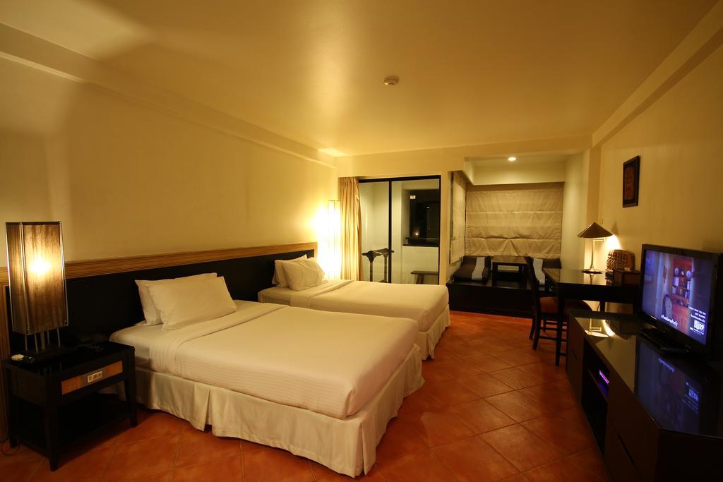 Avantika Boutique Hotel Patong Exteriör bild